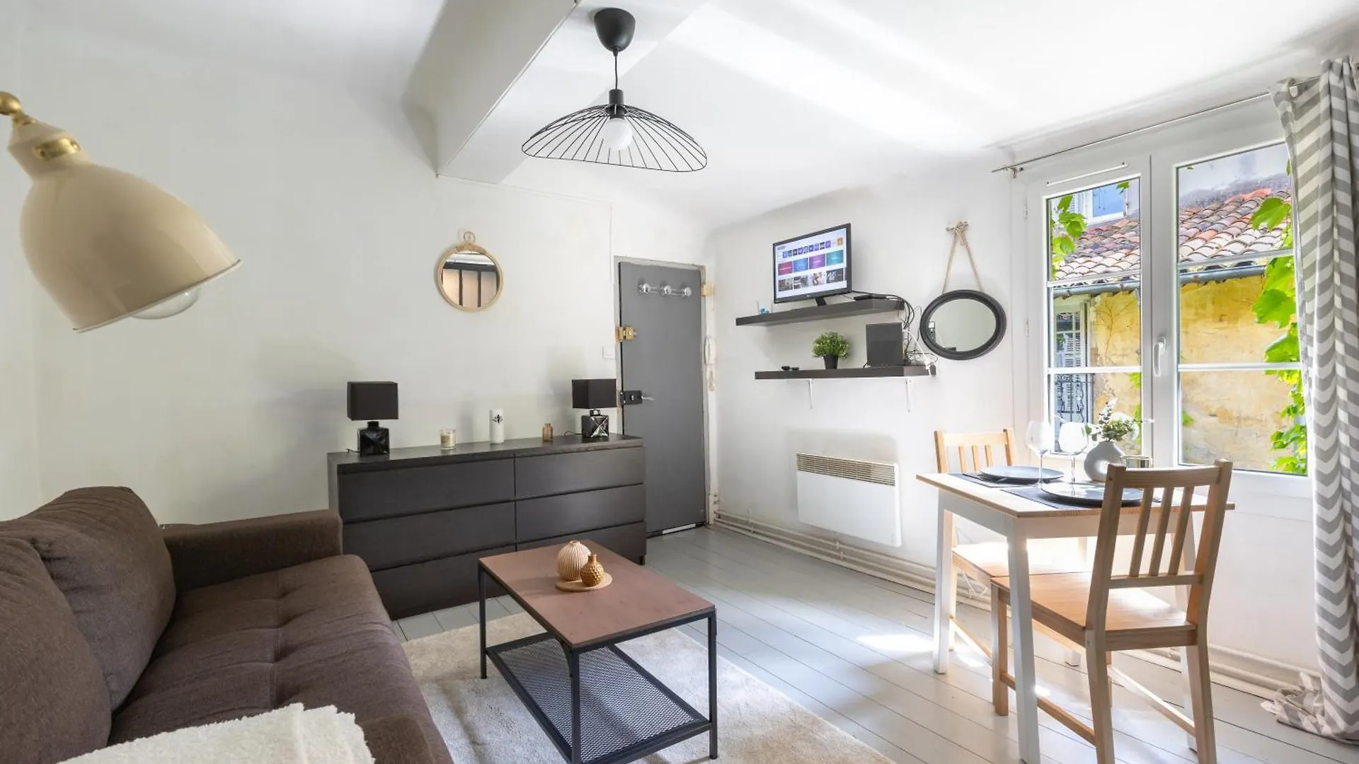Le Mirabeau - Hypercenter Studio - Wifi - Train Station Aix-en-Provence